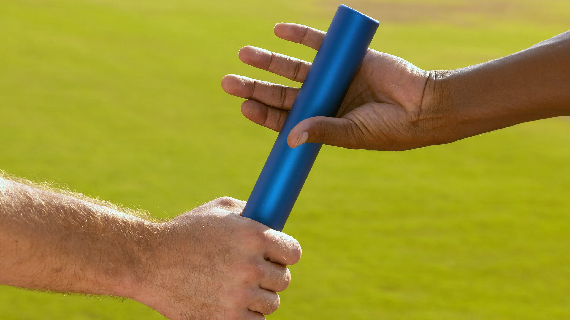 “足球+科技+文化”行业融合成果不断丰富，行业空间不断扩大，足球行业的商业模式