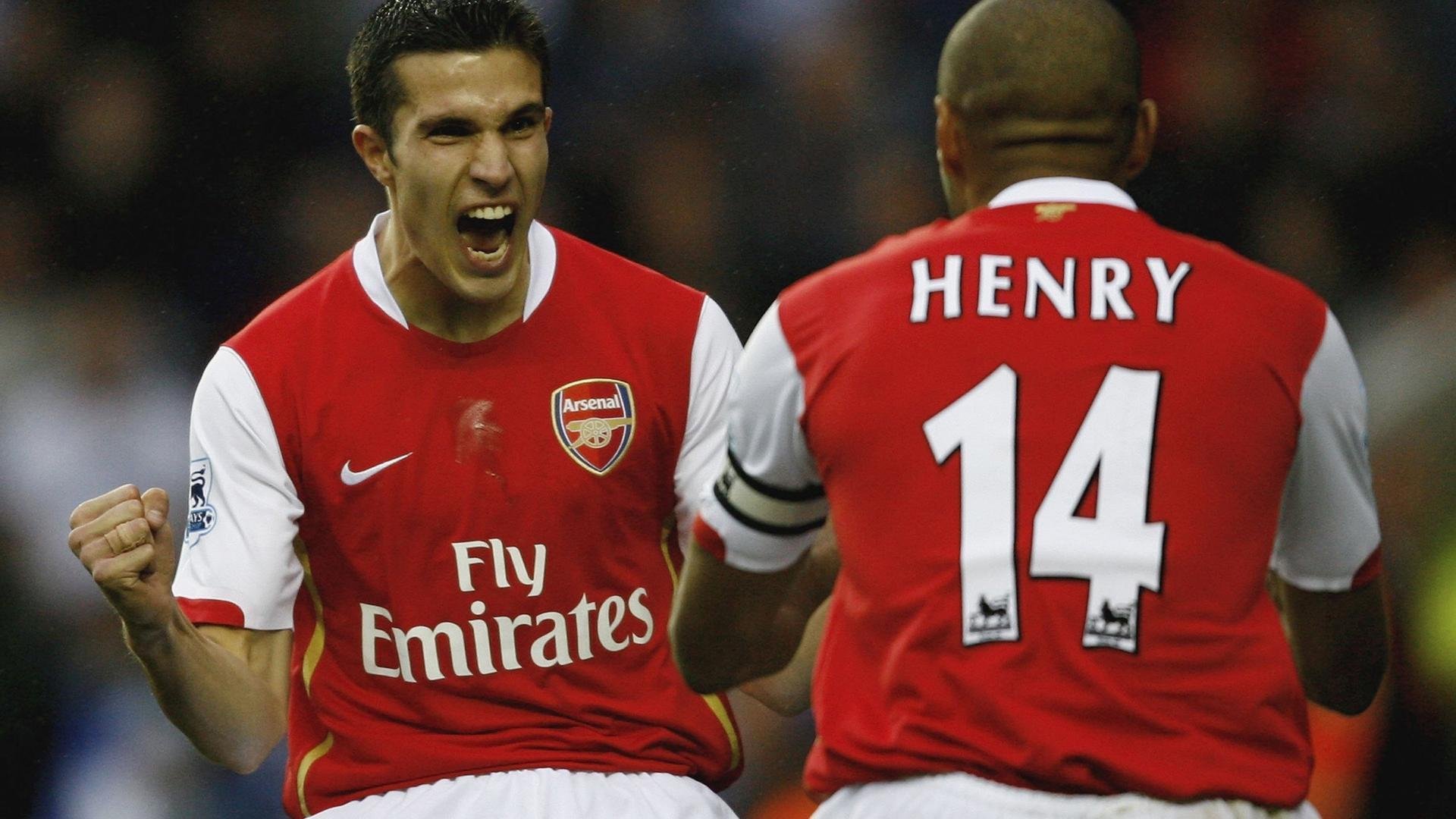 “英超接近收官，争冠大战硝烟弥漫”，英超争4